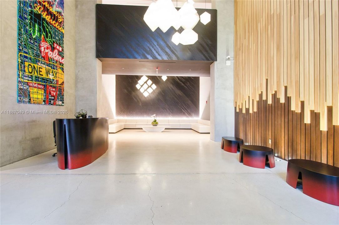 待售: $356,000 (1 贝兹, 1 浴室, 533 平方英尺)