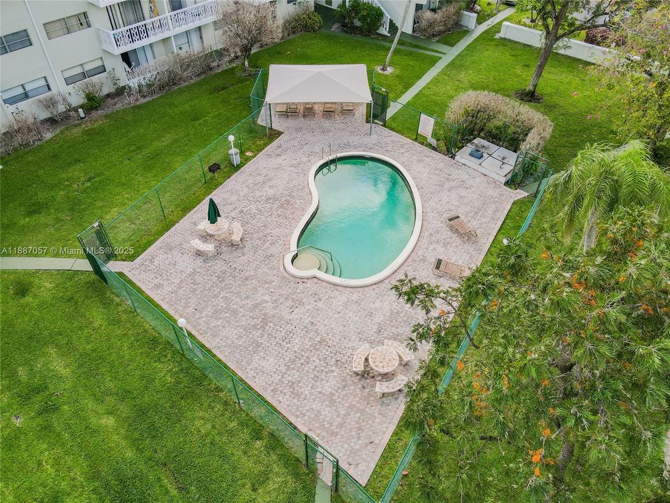 На продажу: $151,000 (1 спален, 1 ванн, 716 Квадратных фут)