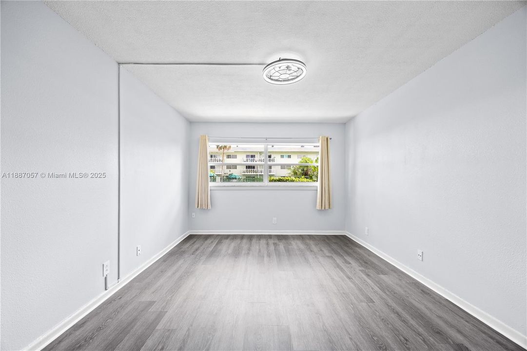 На продажу: $151,000 (1 спален, 1 ванн, 716 Квадратных фут)