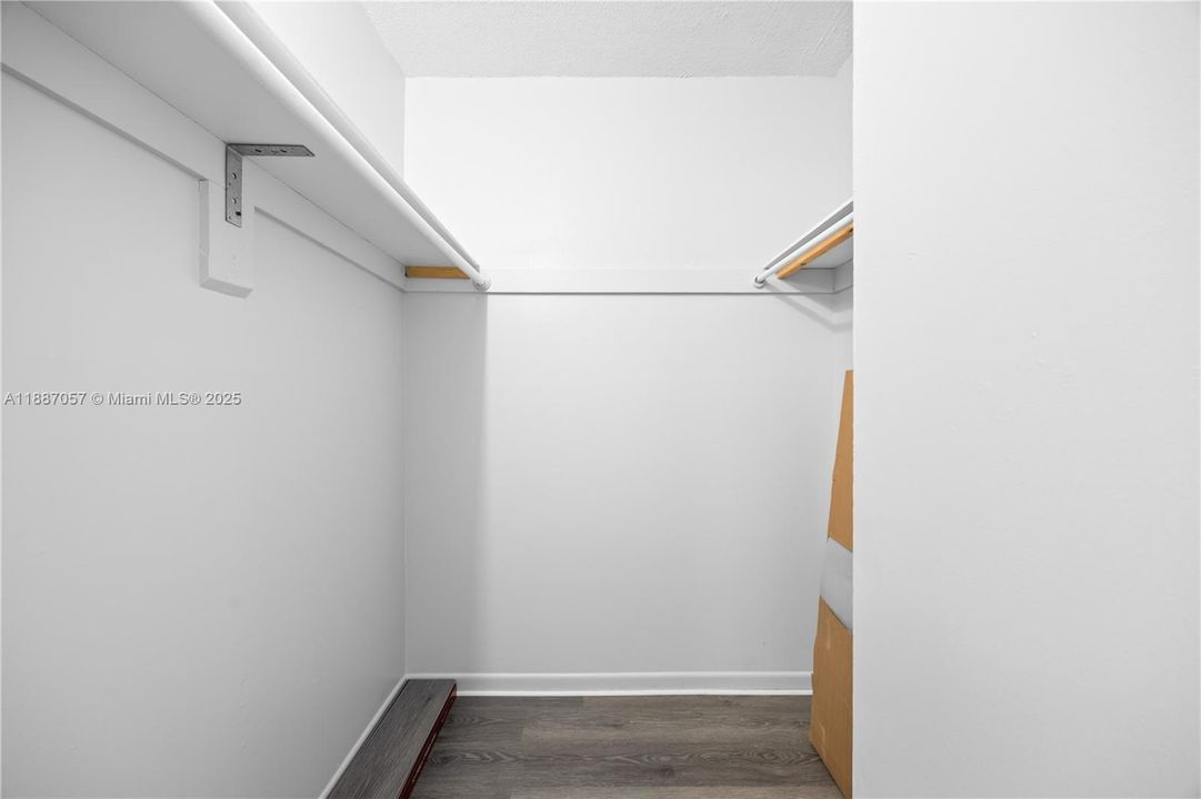 На продажу: $151,000 (1 спален, 1 ванн, 716 Квадратных фут)