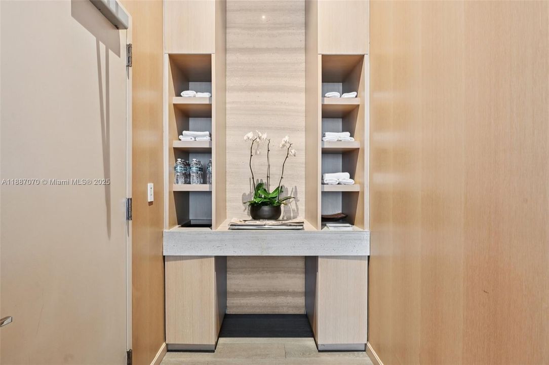 待售: $7,950,000 (3 贝兹, 3 浴室, 2778 平方英尺)