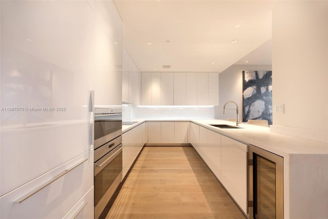 待售: $7,950,000 (3 贝兹, 3 浴室, 2778 平方英尺)