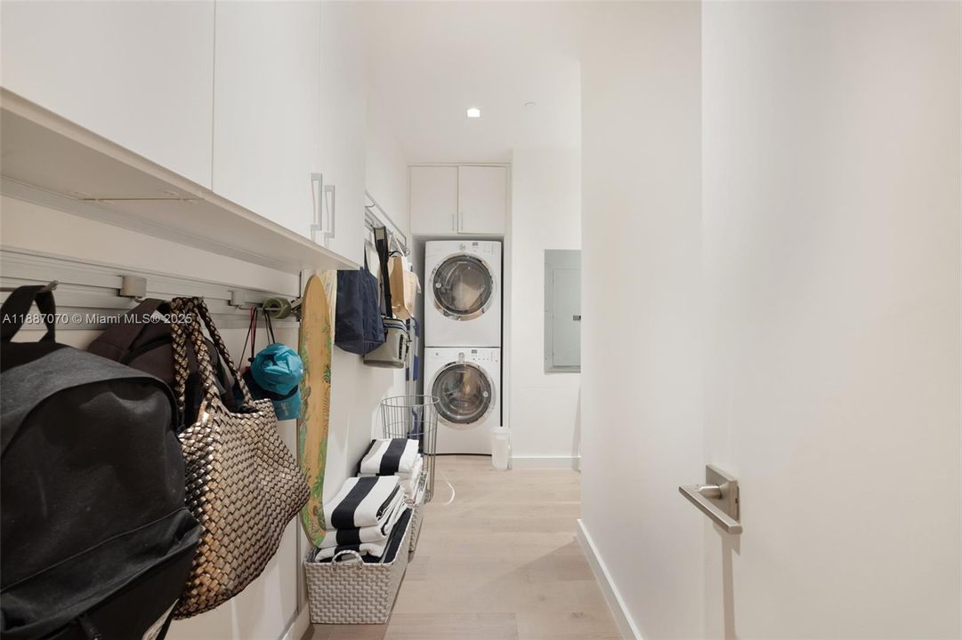 待售: $7,950,000 (3 贝兹, 3 浴室, 2778 平方英尺)