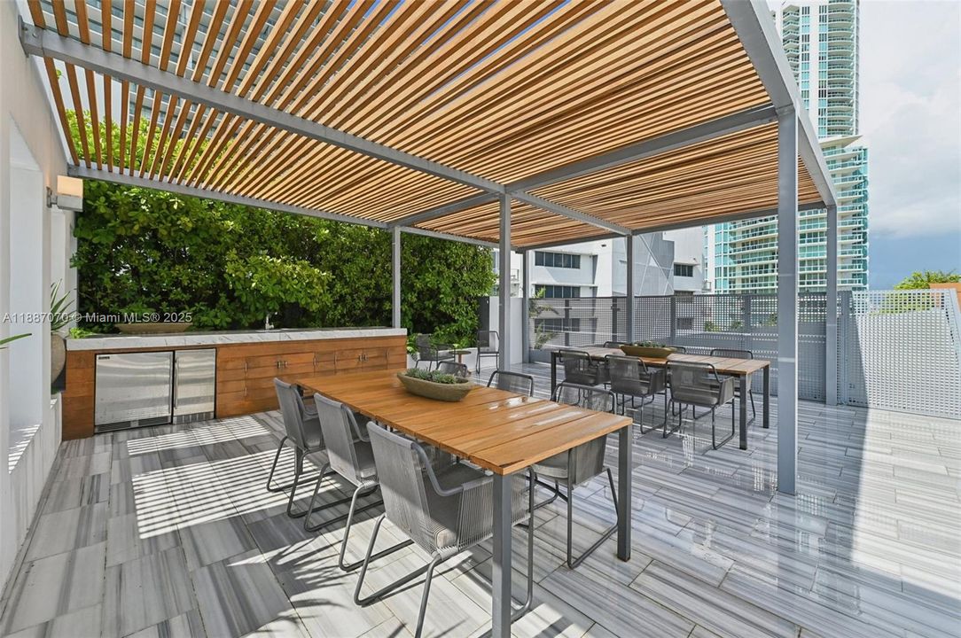 待售: $7,950,000 (3 贝兹, 3 浴室, 2778 平方英尺)