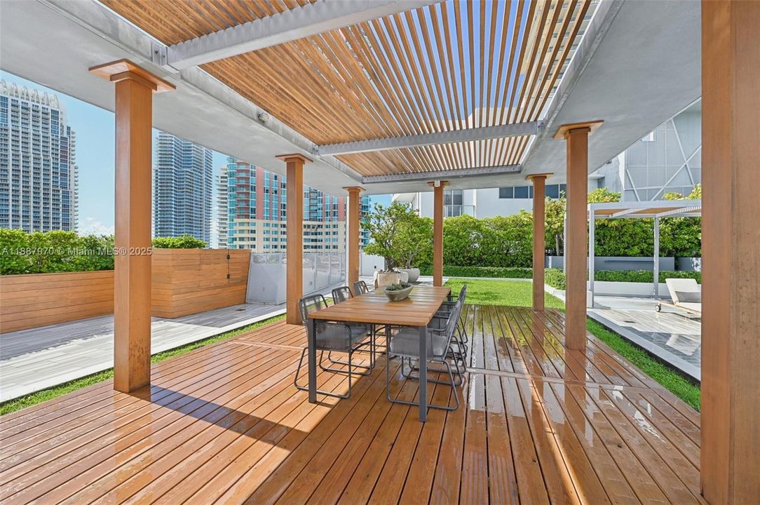 待售: $7,950,000 (3 贝兹, 3 浴室, 2778 平方英尺)