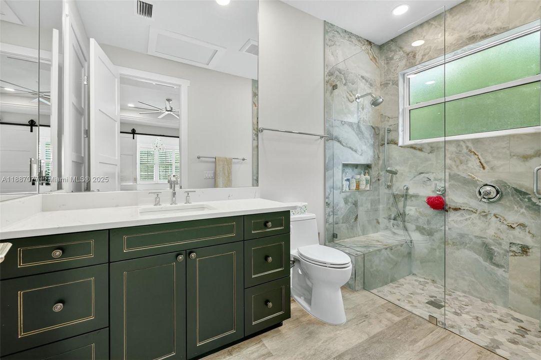 En Venta: $2,700,000 (5 camas, 5 baños, 4175 Pies cuadrados)