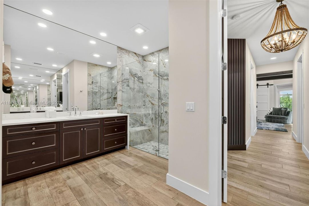 En Venta: $2,700,000 (5 camas, 5 baños, 4175 Pies cuadrados)