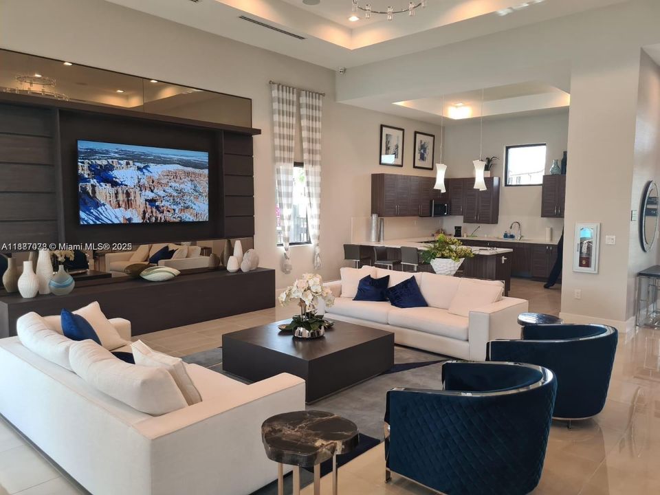 合同活跃: $3,500 (3 贝兹, 2 浴室, 1708 平方英尺)