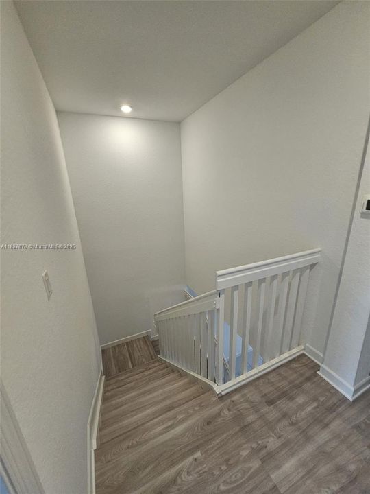 合同活跃: $3,500 (3 贝兹, 2 浴室, 1708 平方英尺)