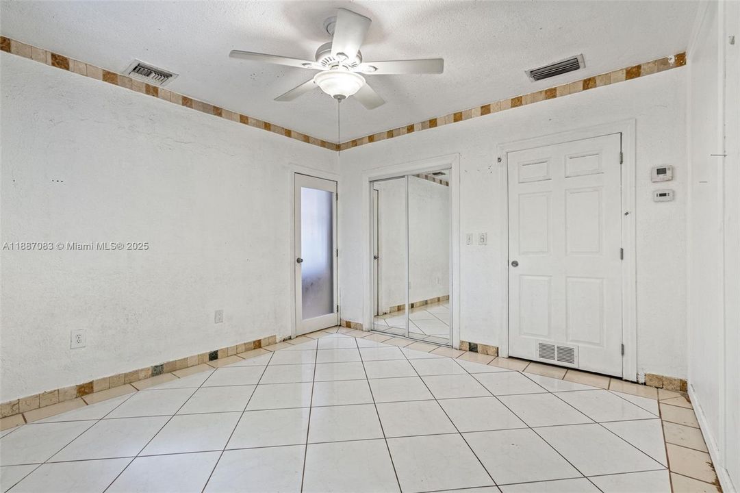 Active With Contract: $499,900 (5 beds, 4 baths, 1304 Square Feet)