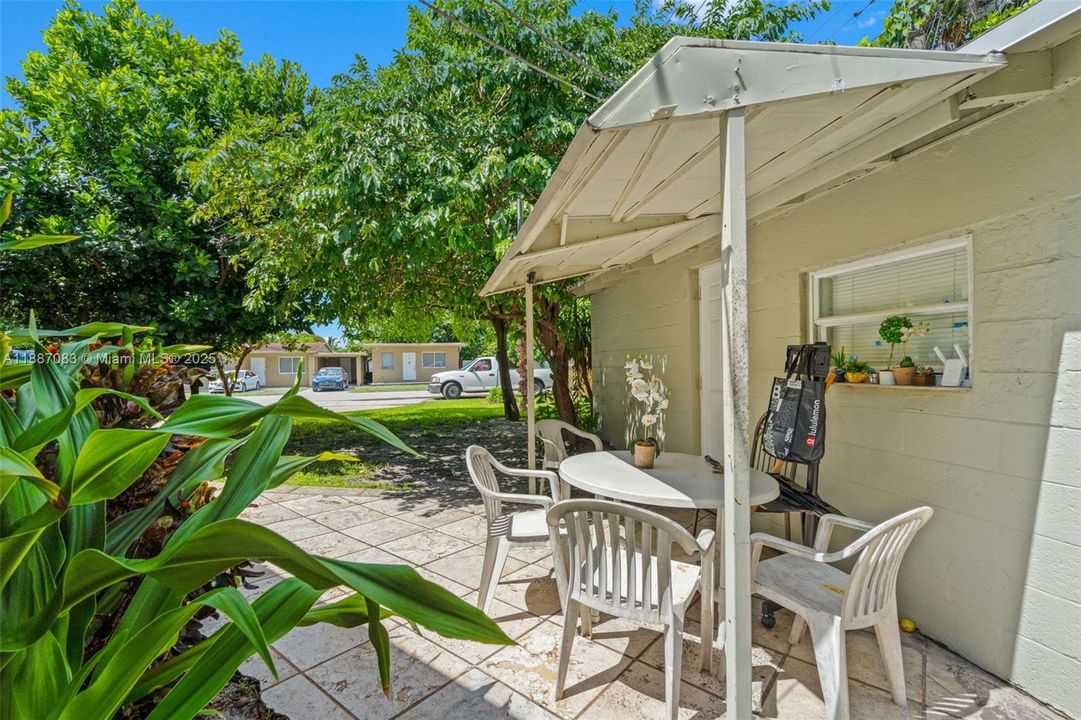 Active With Contract: $499,900 (5 beds, 4 baths, 1304 Square Feet)