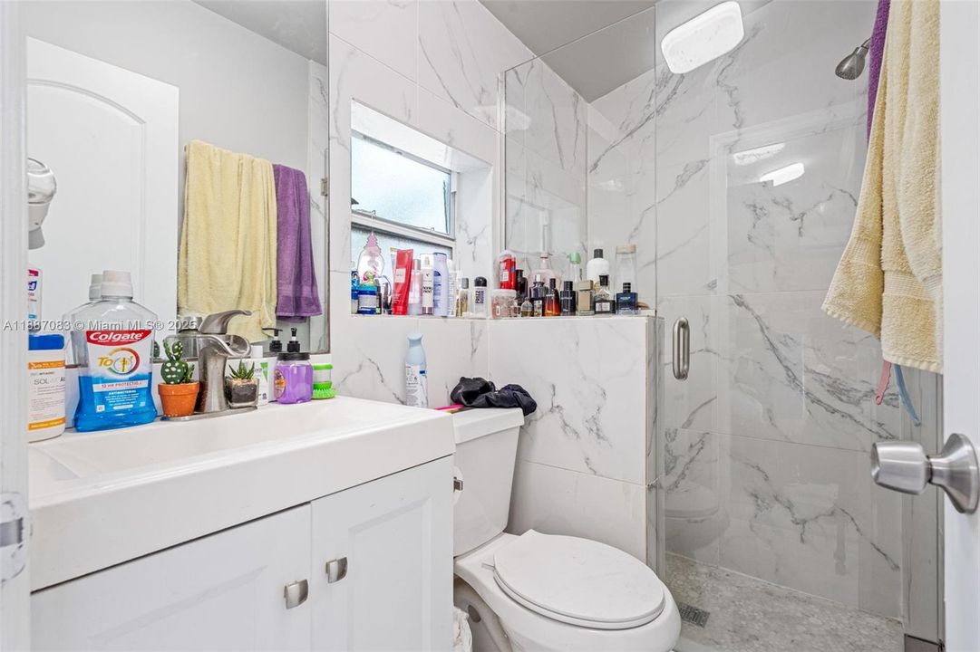 Active With Contract: $499,900 (5 beds, 4 baths, 1304 Square Feet)