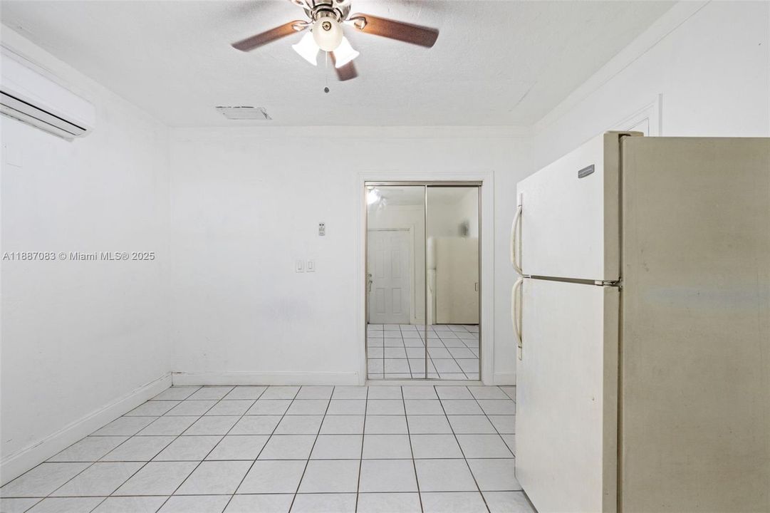 Active With Contract: $499,900 (5 beds, 4 baths, 1304 Square Feet)