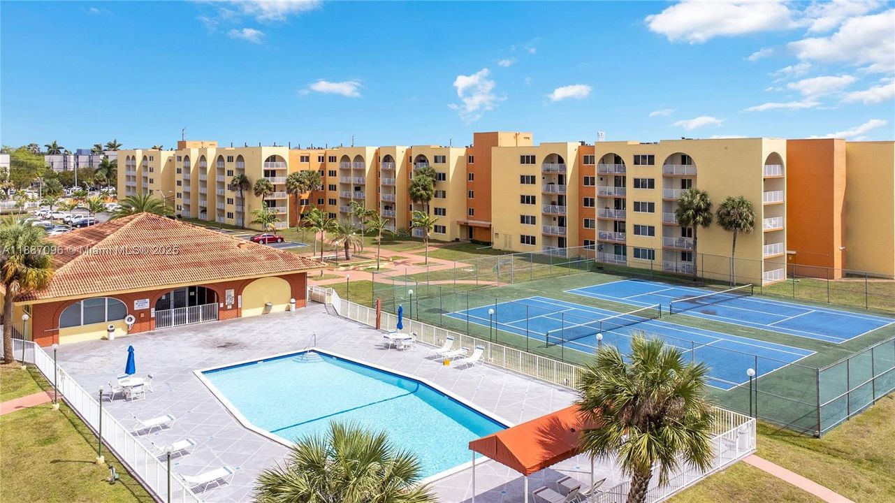 Recently Sold: $215,900 (1 beds, 1 baths, 870 Square Feet)