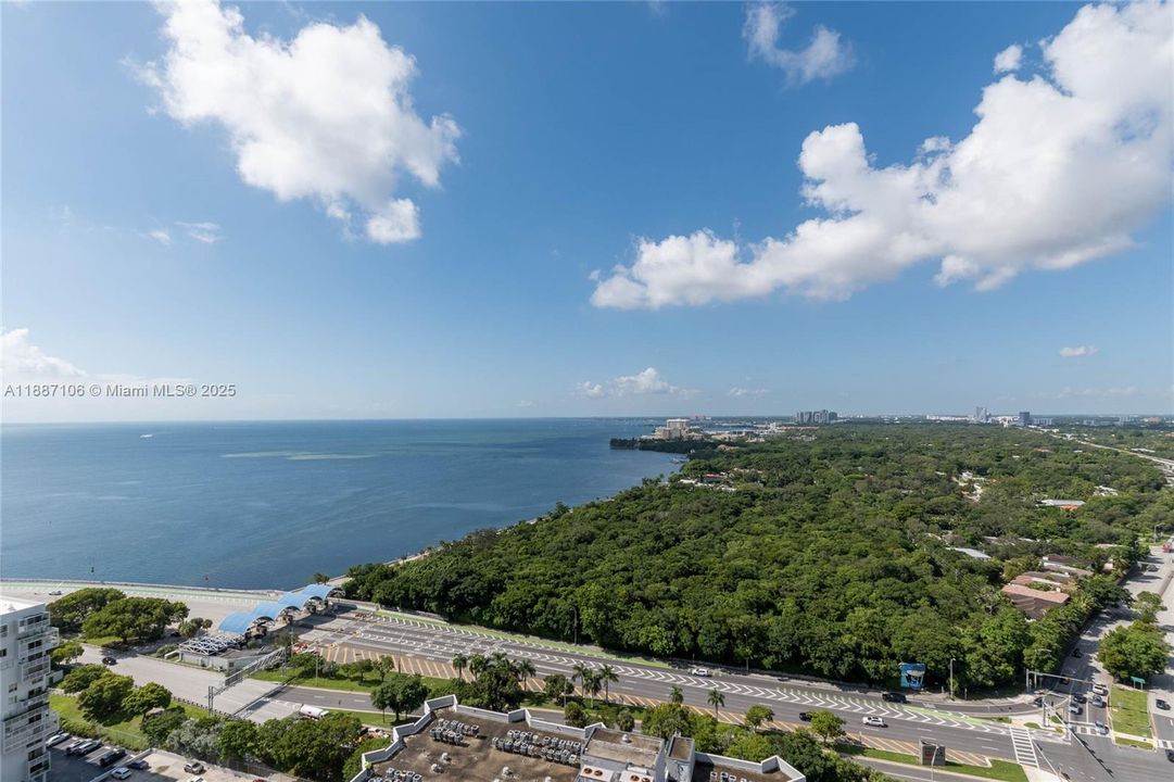 Recently Rented: $4,300 (2 beds, 2 baths, 1280 Square Feet)