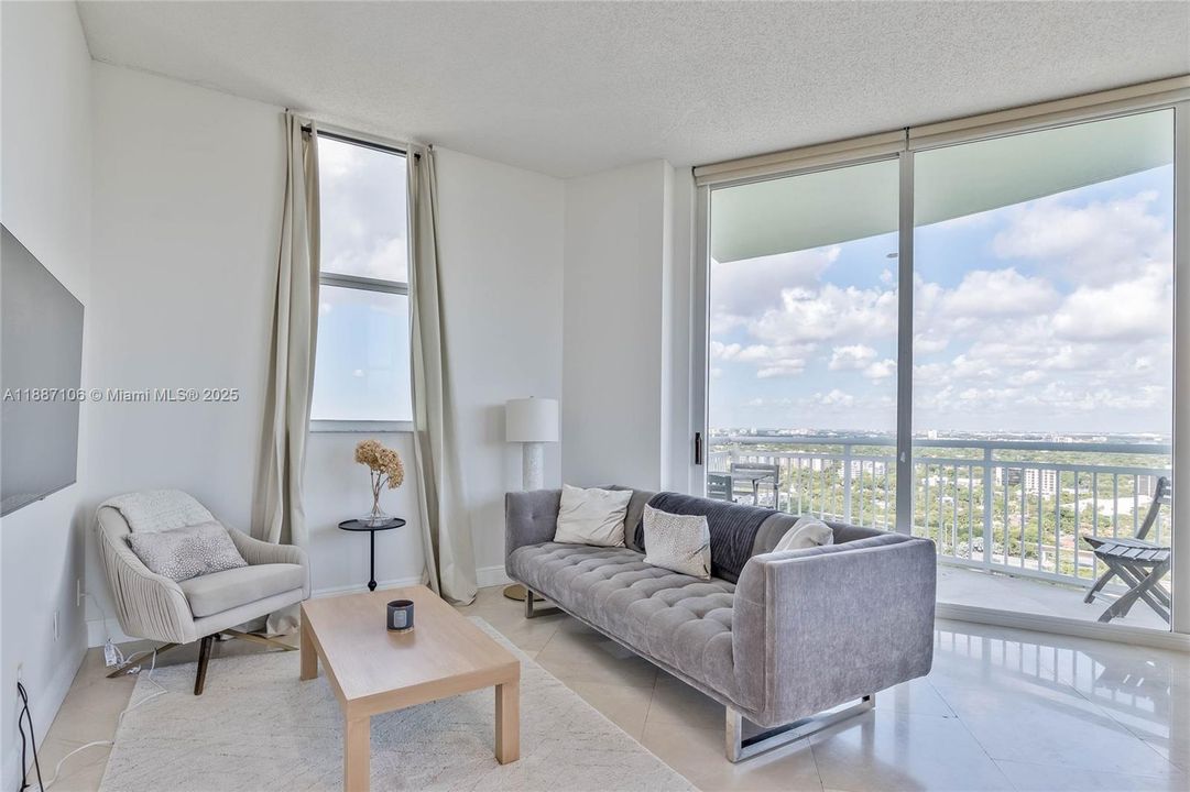 Recently Rented: $4,300 (2 beds, 2 baths, 1280 Square Feet)