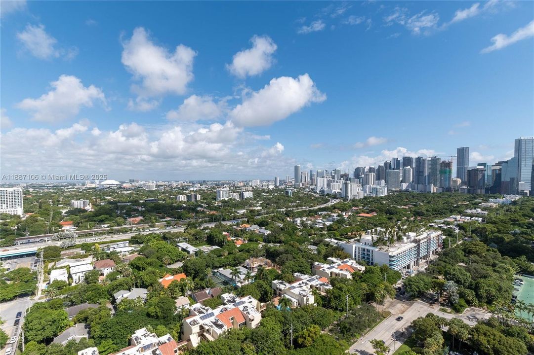 Recently Rented: $4,300 (2 beds, 2 baths, 1280 Square Feet)