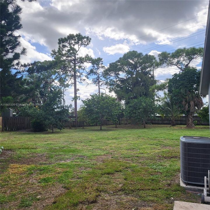 Active With Contract: $3,350 (3 beds, 2 baths, 1253 Square Feet)