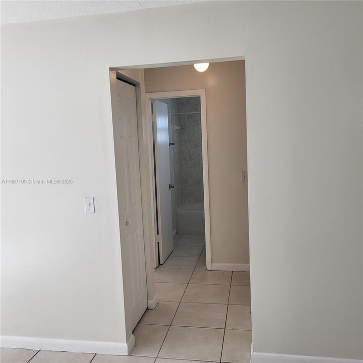 Active With Contract: $3,350 (3 beds, 2 baths, 1253 Square Feet)