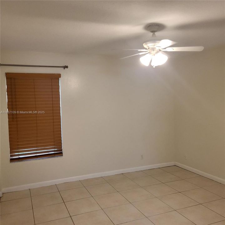 Active With Contract: $3,350 (3 beds, 2 baths, 1253 Square Feet)