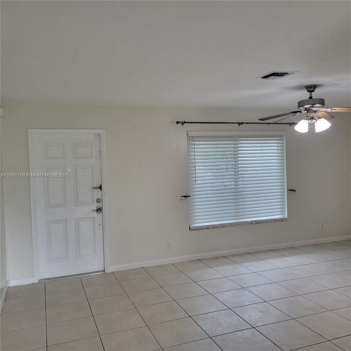Active With Contract: $3,350 (3 beds, 2 baths, 1253 Square Feet)