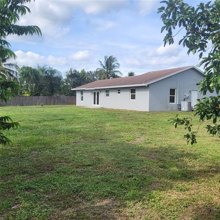 Active With Contract: $3,350 (3 beds, 2 baths, 1253 Square Feet)