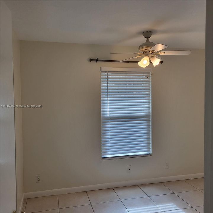 Active With Contract: $3,350 (3 beds, 2 baths, 1253 Square Feet)