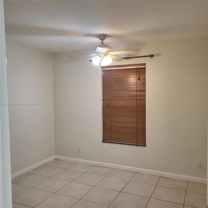 Active With Contract: $3,350 (3 beds, 2 baths, 1253 Square Feet)
