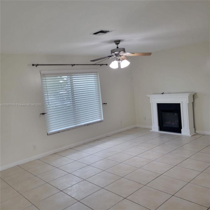 Active With Contract: $3,350 (3 beds, 2 baths, 1253 Square Feet)