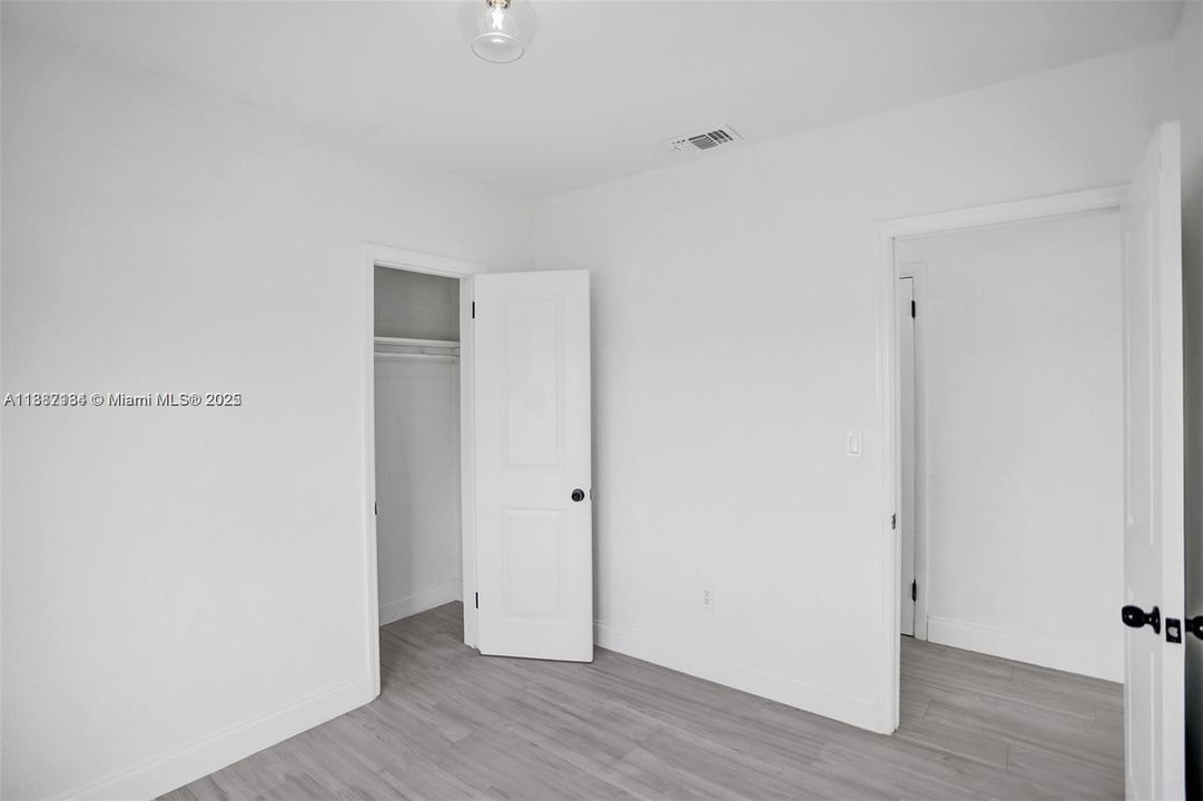 Недавно продано: $675,000 (3 спален, 1 ванн, 975 Квадратных фут)