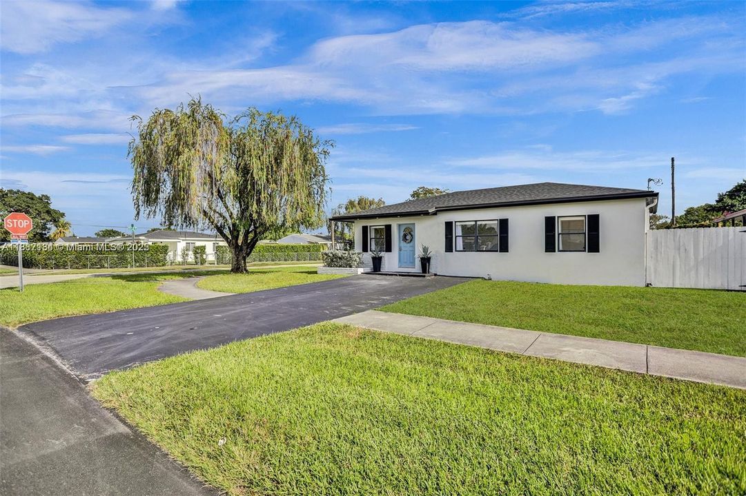 Недавно продано: $675,000 (3 спален, 1 ванн, 975 Квадратных фут)