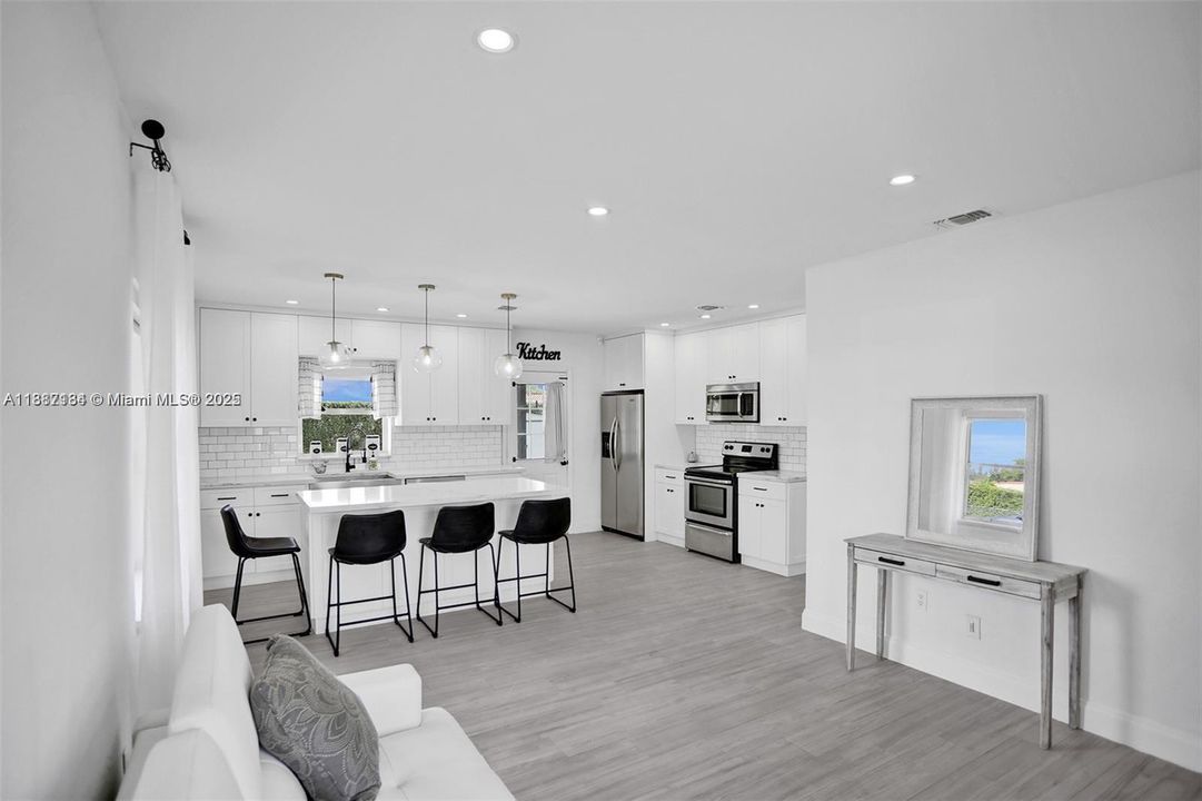 Недавно продано: $675,000 (3 спален, 1 ванн, 975 Квадратных фут)