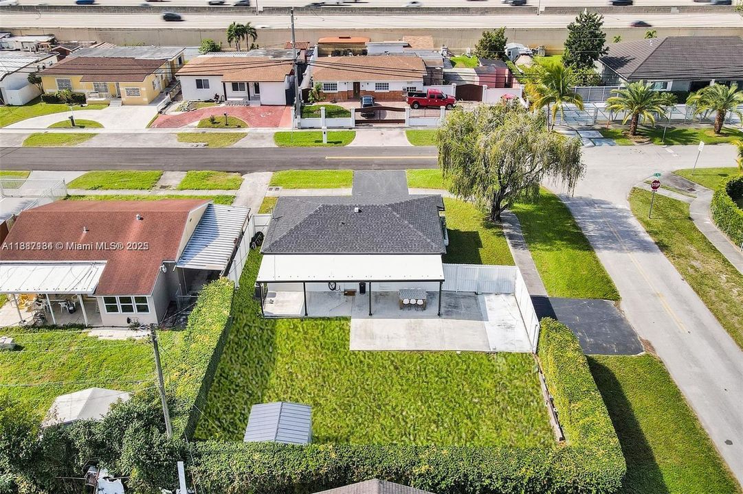 Недавно продано: $675,000 (3 спален, 1 ванн, 975 Квадратных фут)