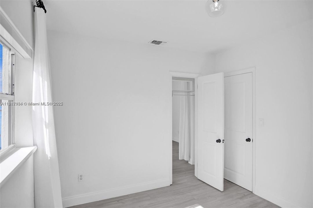 Недавно продано: $675,000 (3 спален, 1 ванн, 975 Квадратных фут)