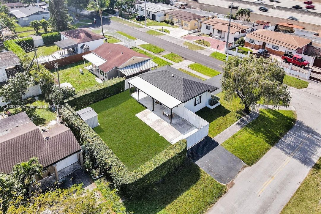 Недавно продано: $675,000 (3 спален, 1 ванн, 975 Квадратных фут)