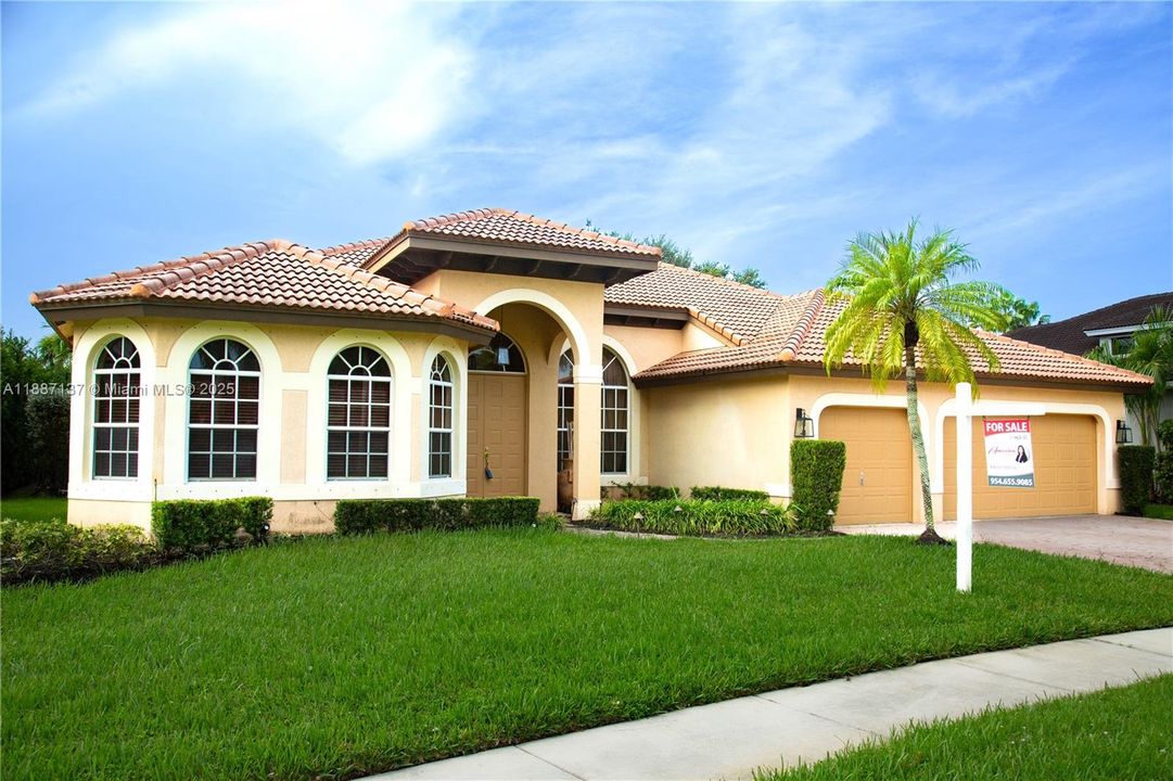 合同活跃: $4,700 (5 贝兹, 3 浴室, 3340 平方英尺)