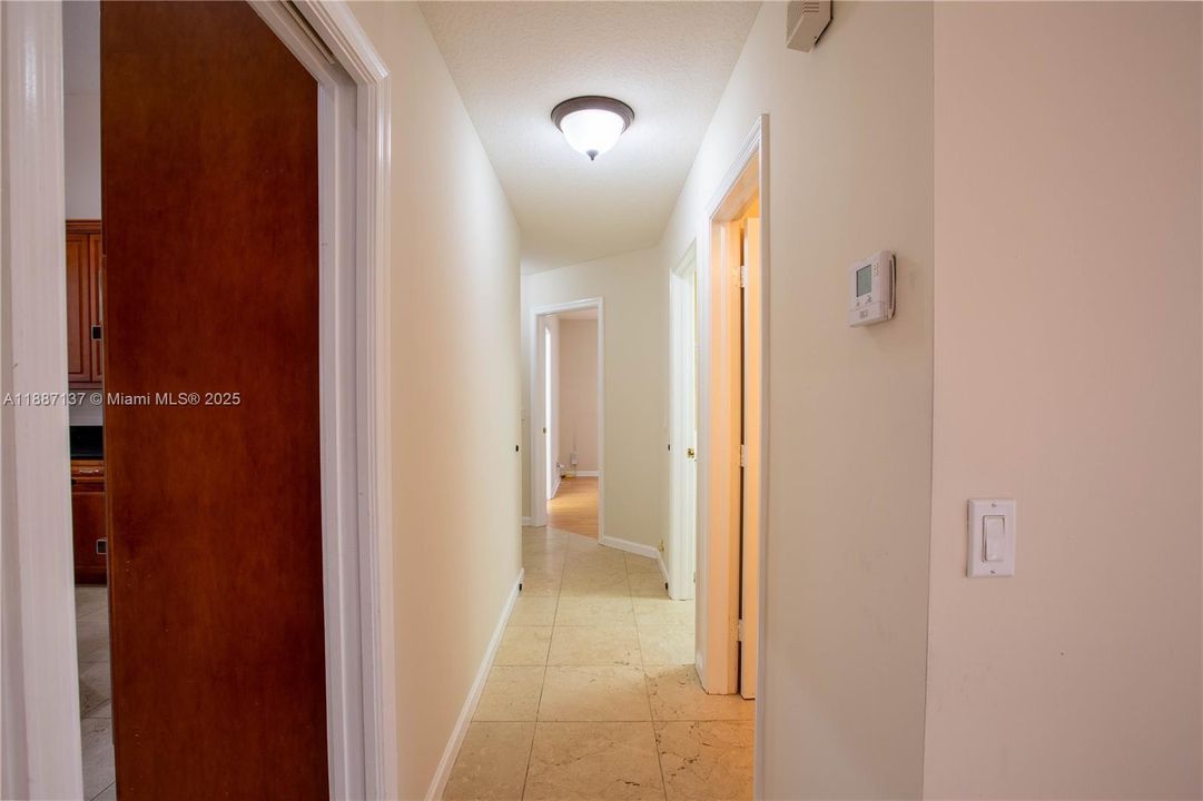 合同活跃: $4,700 (5 贝兹, 3 浴室, 3340 平方英尺)