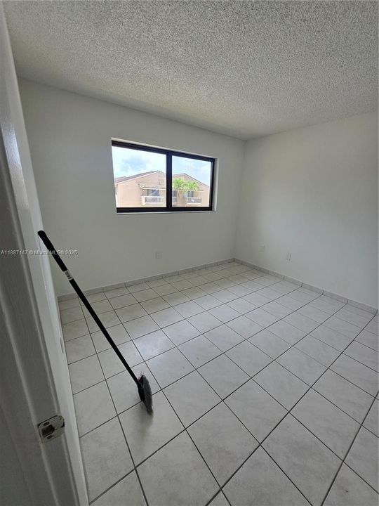 Activo con contrato: $1,850 (1 camas, 1 baños, 605 Pies cuadrados)