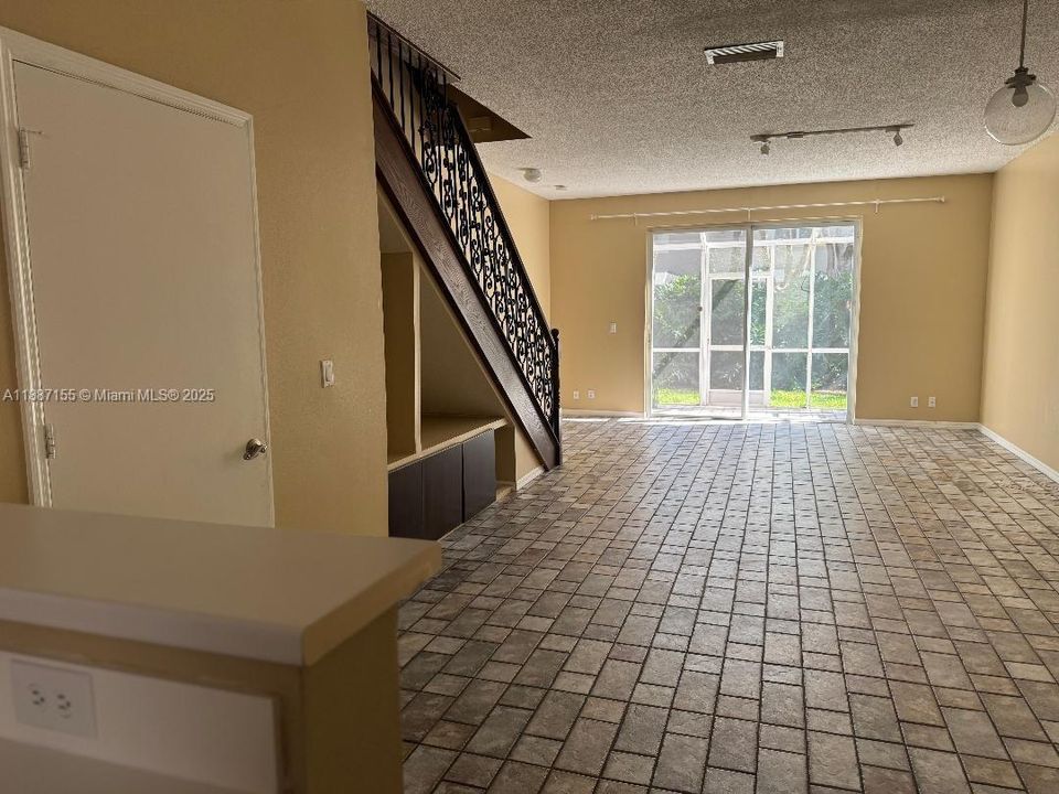 Недавно арендовано: $2,900 (3 спален, 2 ванн, 1469 Квадратных фут)