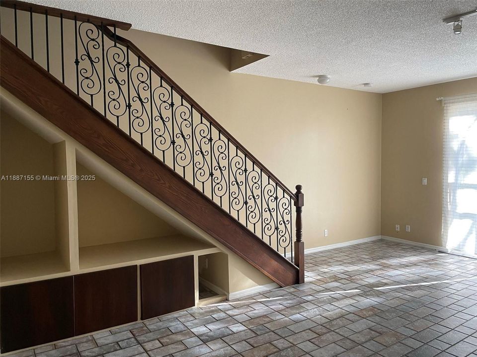 Недавно арендовано: $2,900 (3 спален, 2 ванн, 1469 Квадратных фут)