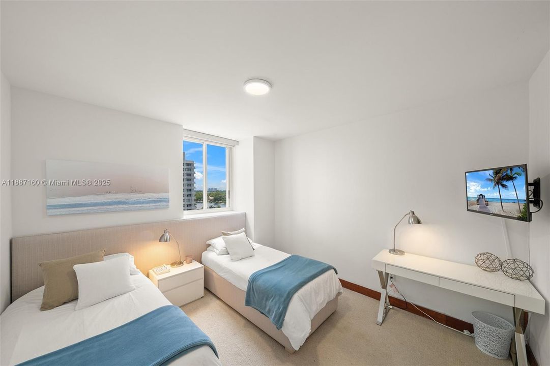 Active With Contract: $8,850 (2 beds, 2 baths, 1380 Square Feet)