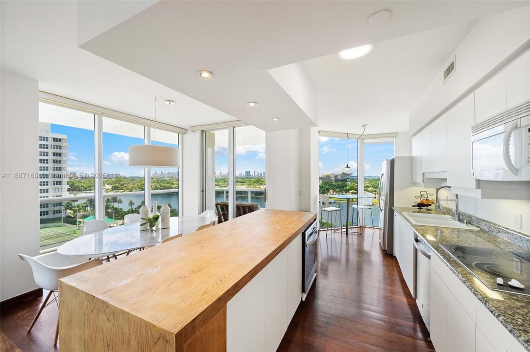 Active With Contract: $8,850 (2 beds, 2 baths, 1380 Square Feet)