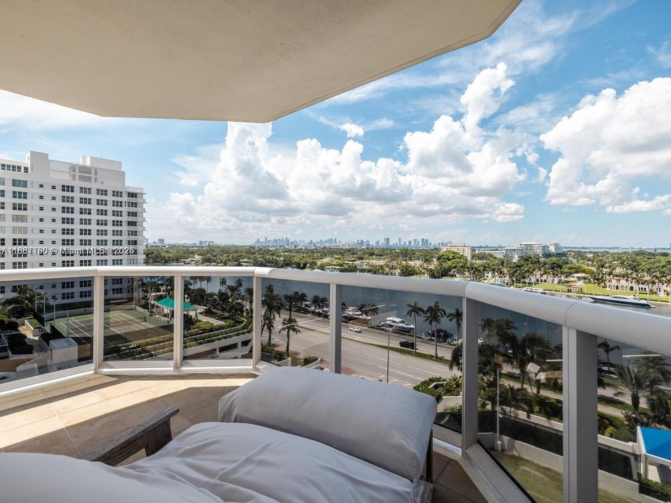 Active With Contract: $8,850 (2 beds, 2 baths, 1380 Square Feet)