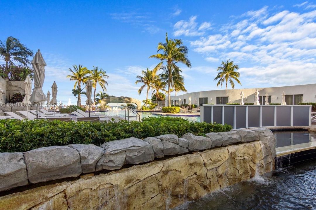 For Sale: $1,650,000 (2 beds, 2 baths, 1477 Square Feet)