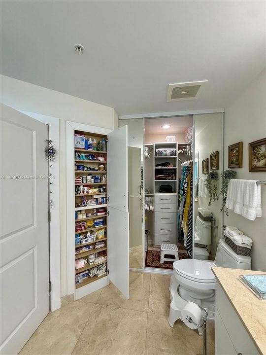 For Sale: $949,000 (3 beds, 3 baths, 1744 Square Feet)