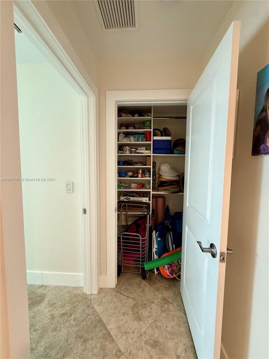 For Sale: $949,000 (3 beds, 3 baths, 1744 Square Feet)