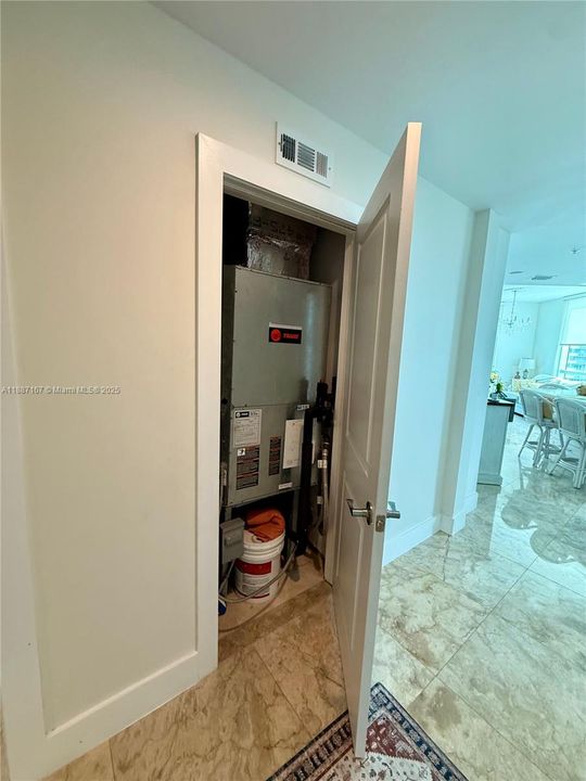 For Sale: $949,000 (3 beds, 3 baths, 1744 Square Feet)