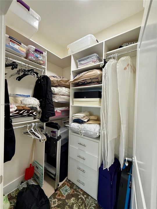 For Sale: $949,000 (3 beds, 3 baths, 1744 Square Feet)