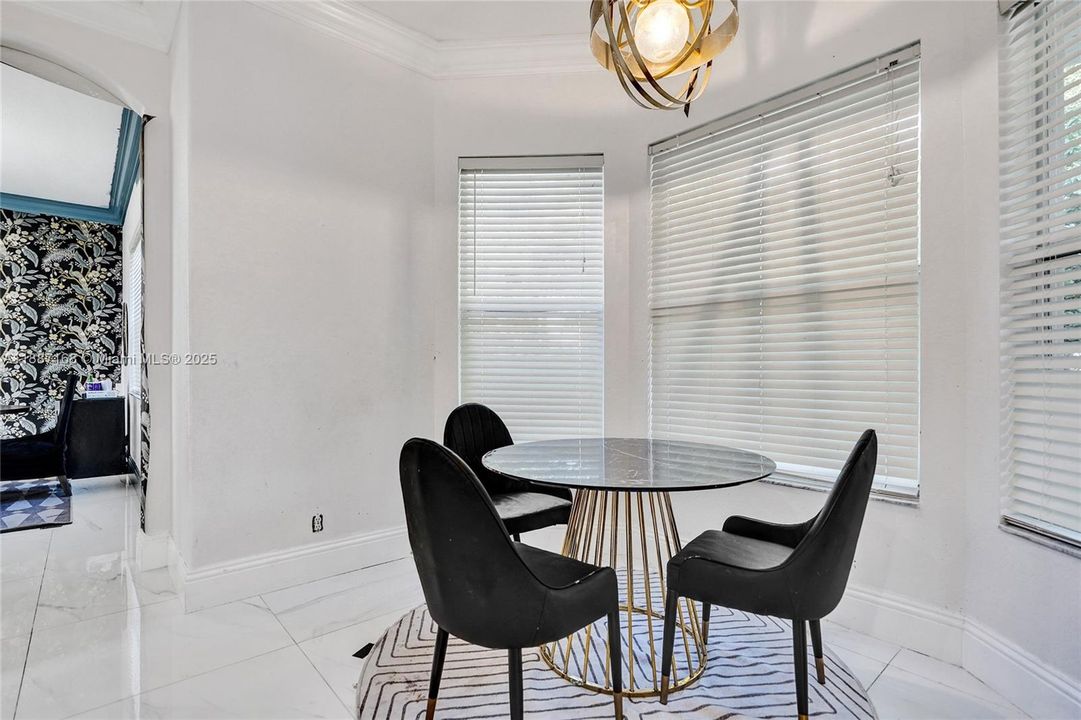 For Sale: $840,000 (5 beds, 3 baths, 3408 Square Feet)