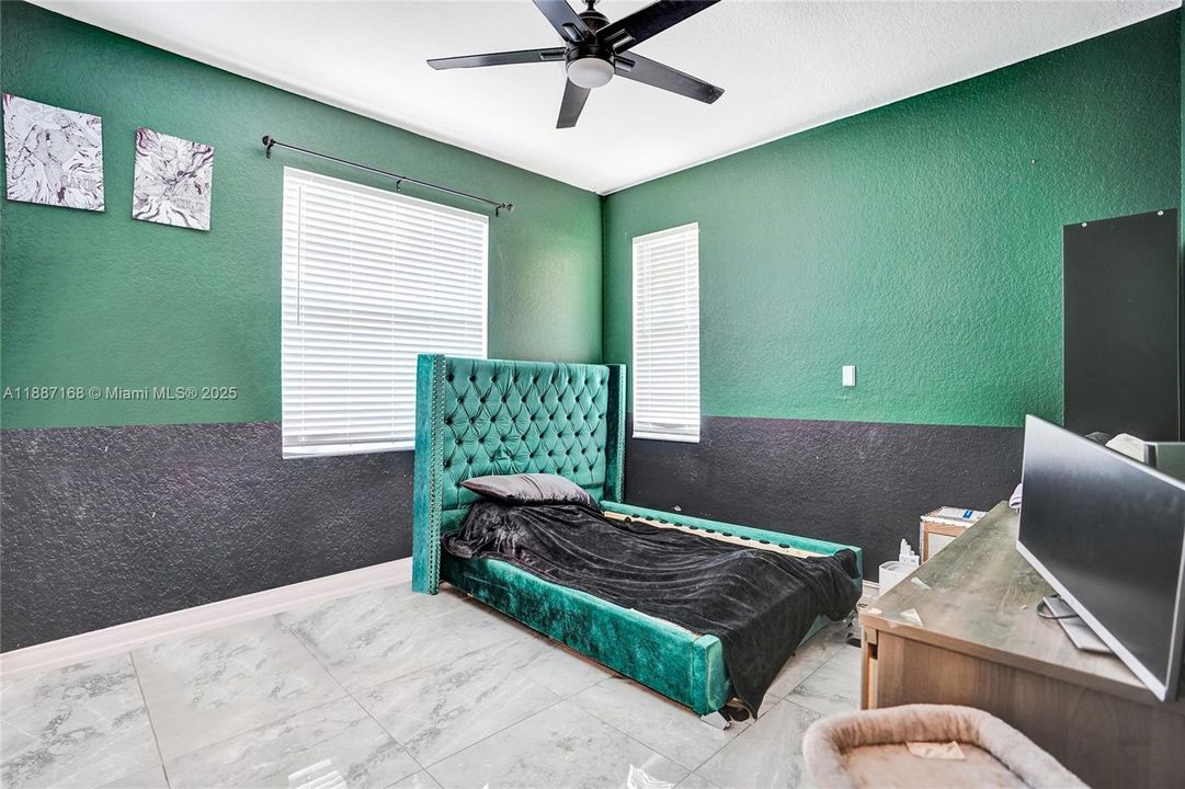 For Sale: $840,000 (5 beds, 3 baths, 3408 Square Feet)